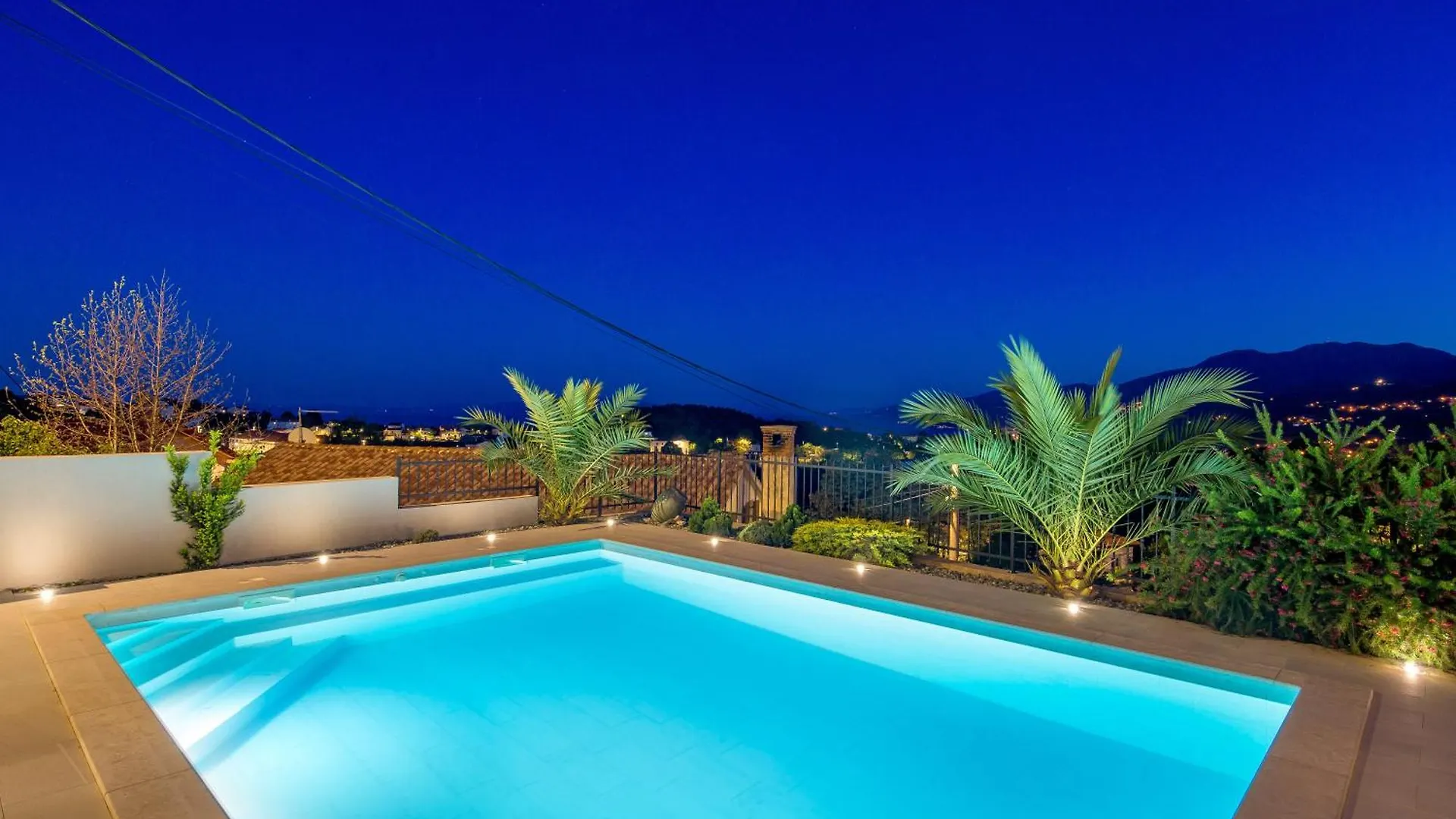 Srok Luxury Apartment With Pool Kastav