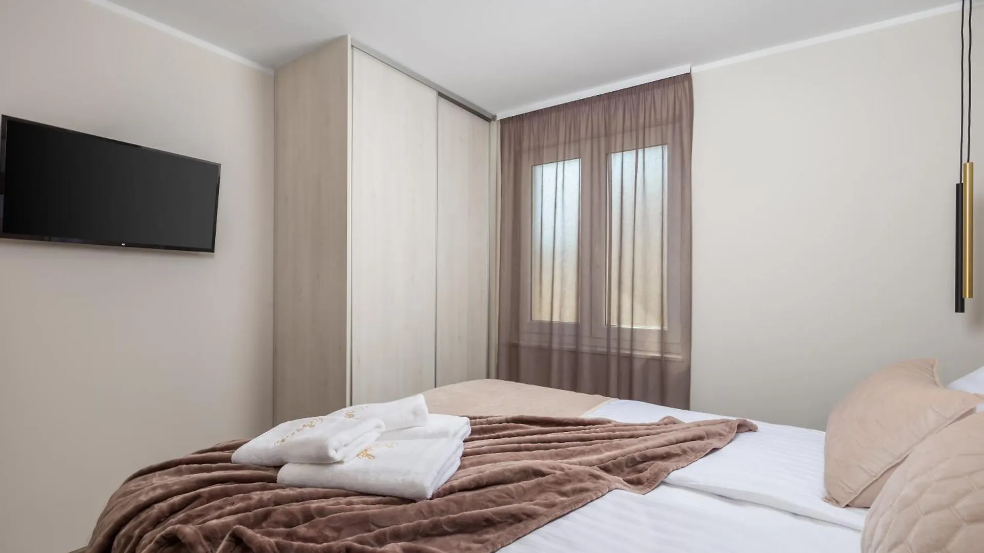 Srok Luxury Apartment With Pool Kastav